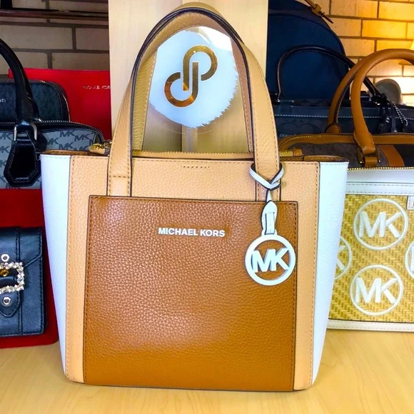Michael Kors Tan and White Leather Tote - Picture 3 of 12